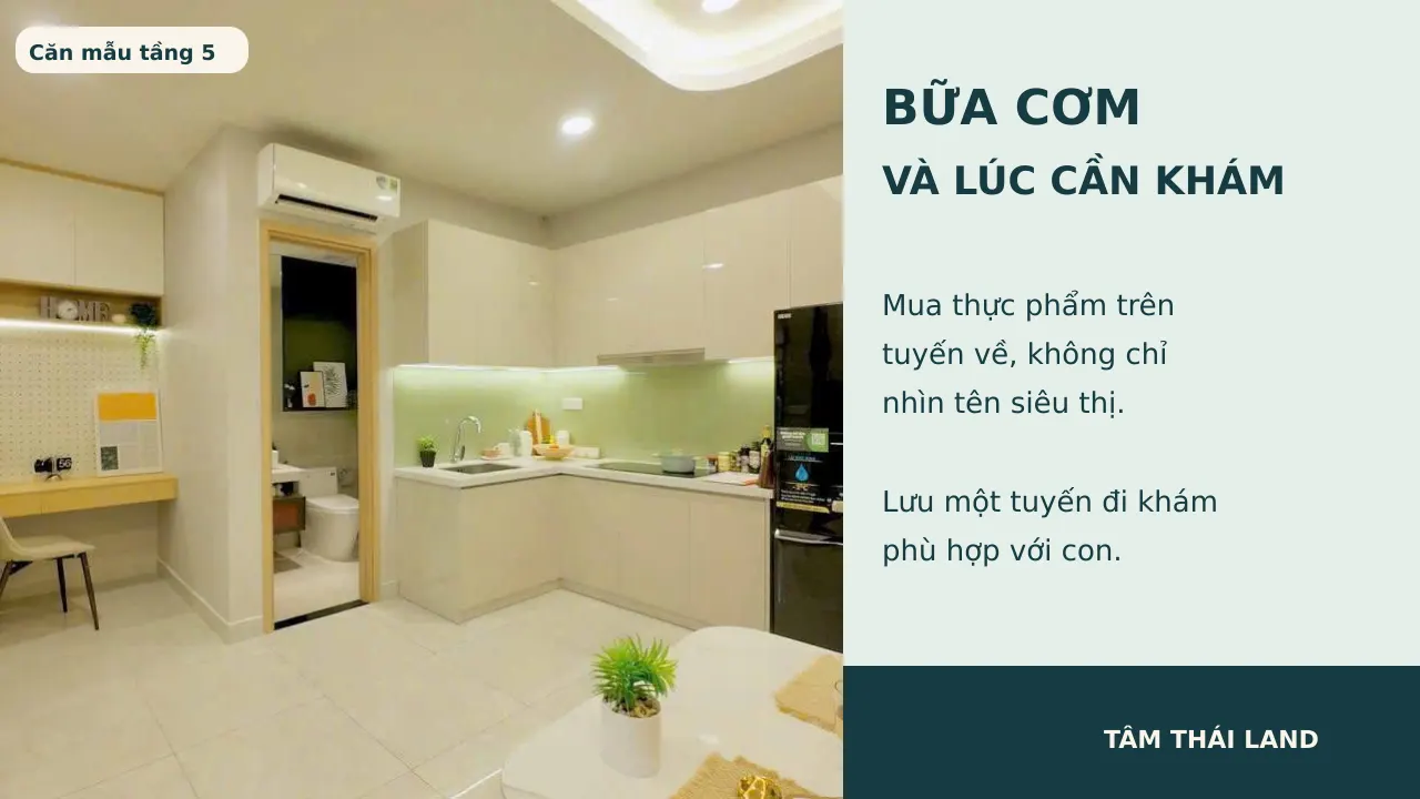 Bếp căn mẫu tầng 5 Nhà ở xã hội Thăng Long cùng lời nhắc thử tuyến mua thực phẩm và đi khám.