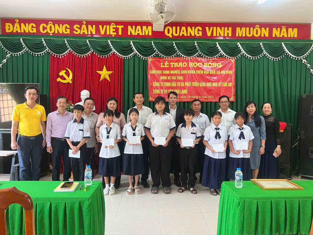 Tâm Thái Land trao học bổng cho học sinh có hoàn cảnh khó khăn tại xã An Bình