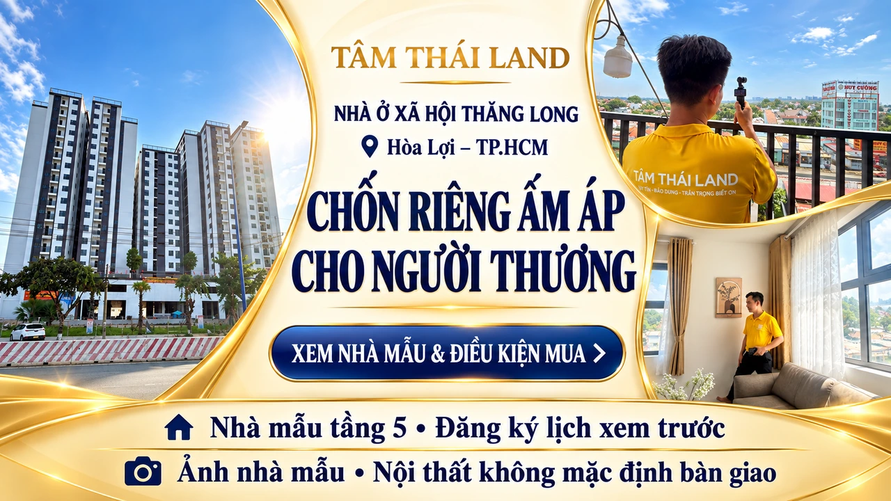 Các tòa Thăng Long, người xem ban công và người giới thiệu phòng khách căn mẫu.